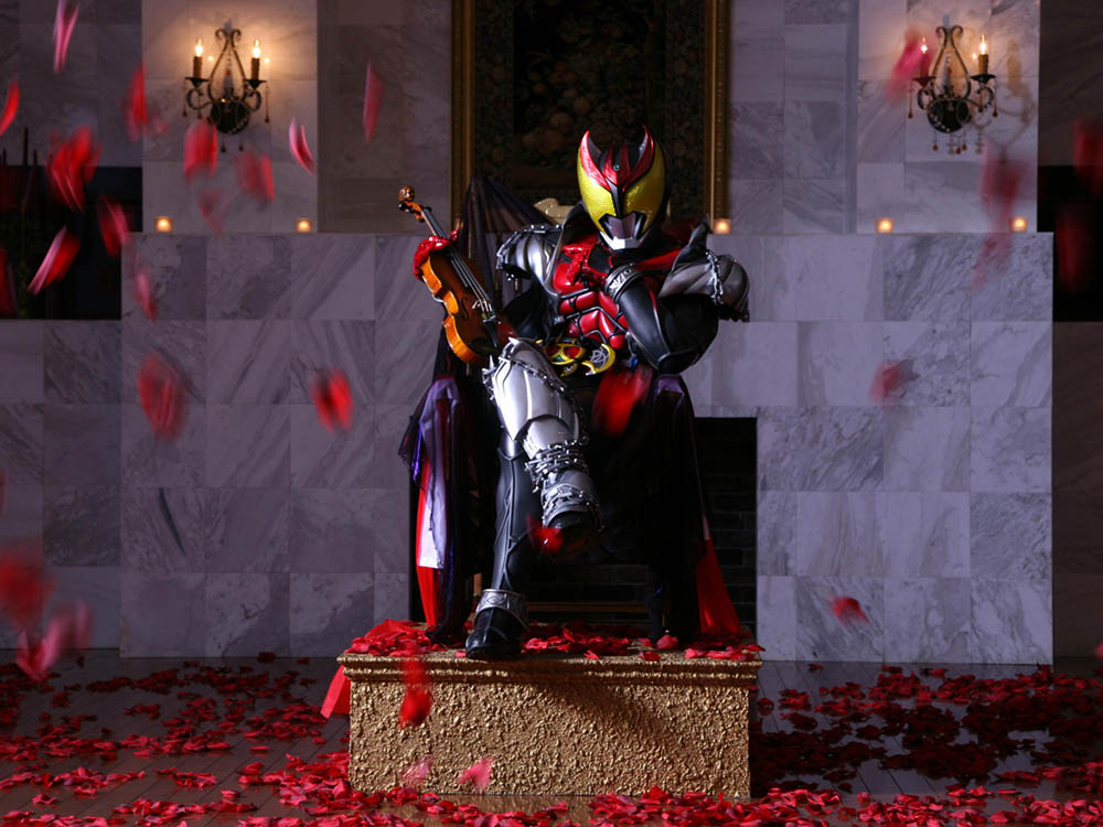 仮面ライダーキバ キバフォーム | 仮面ライダー図鑑 | 東映