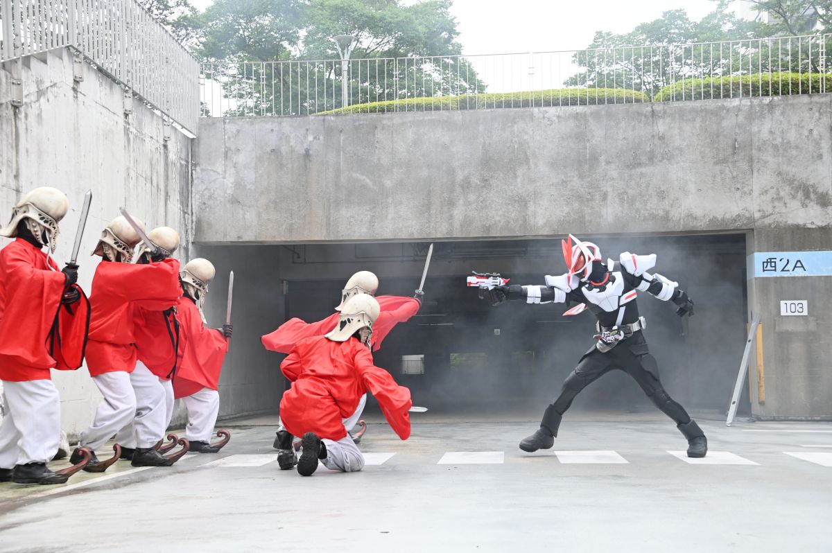 1話 黎明f ライダーへの招待状 仮面ライダーweb 公式 東映