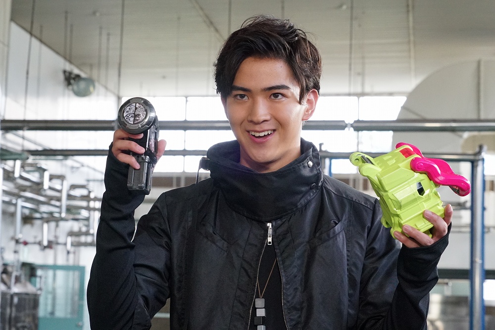 ガシャットギア デュアルアナザー | 仮面ライダー図鑑 | 東映